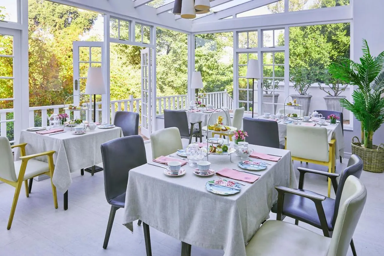 The Cellars-Hohenort Hotel Cape Town