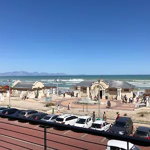  Apartment At The - Muizenberg
